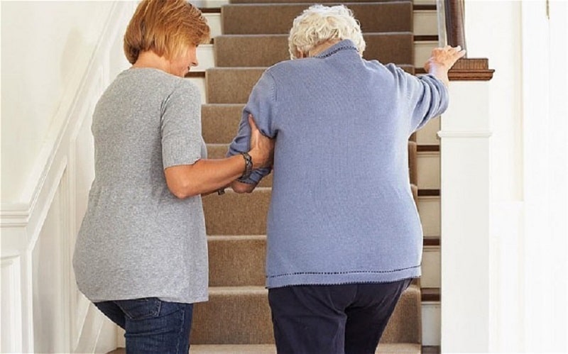 یکی از نکات مراقبت از سالمندان مبتلا به آلزایمر آن است که محیط خانه را امن کنید