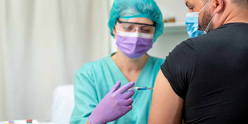 تزریق هم‌زمان واکسن آنفولانزا و کرونا