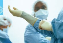 تعویض دستکش راهکاری برای کاهش عفونت محل جراحی شکم