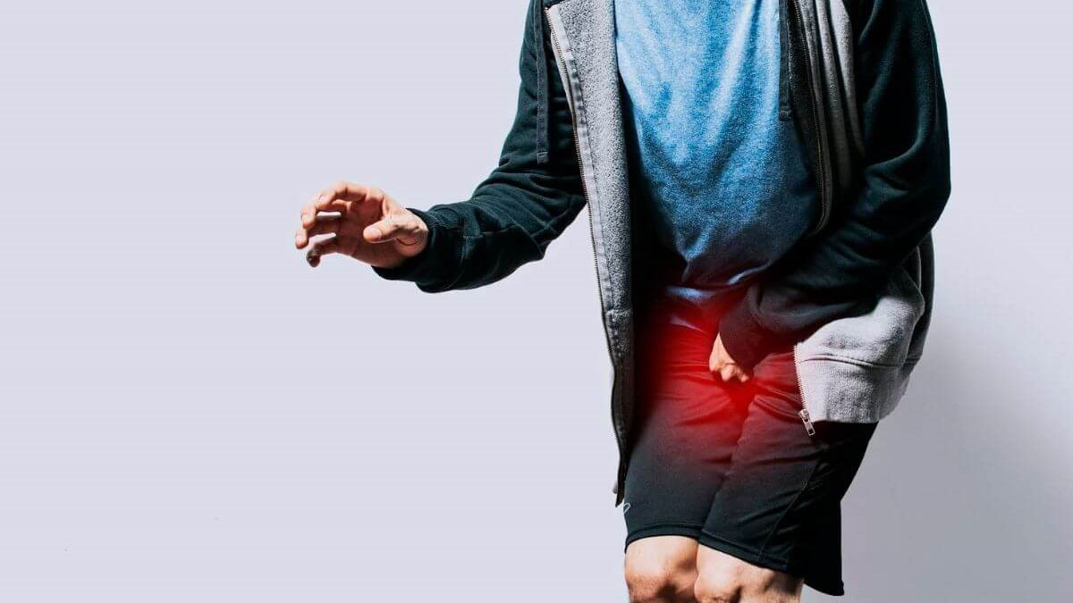 درد یکی از علائم عفونت در مردان
